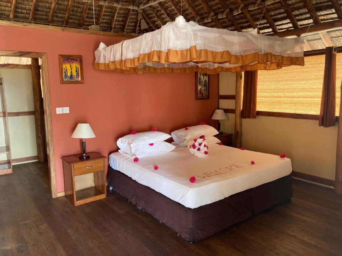 Barry'S Beach Resort Mkwaja ภายนอก รูปภาพ