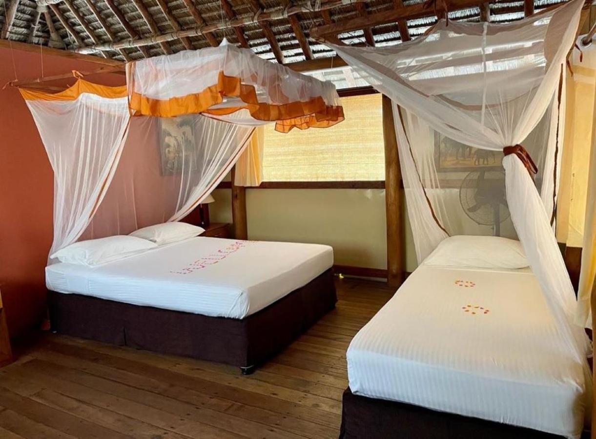 Barry'S Beach Resort Mkwaja ภายนอก รูปภาพ