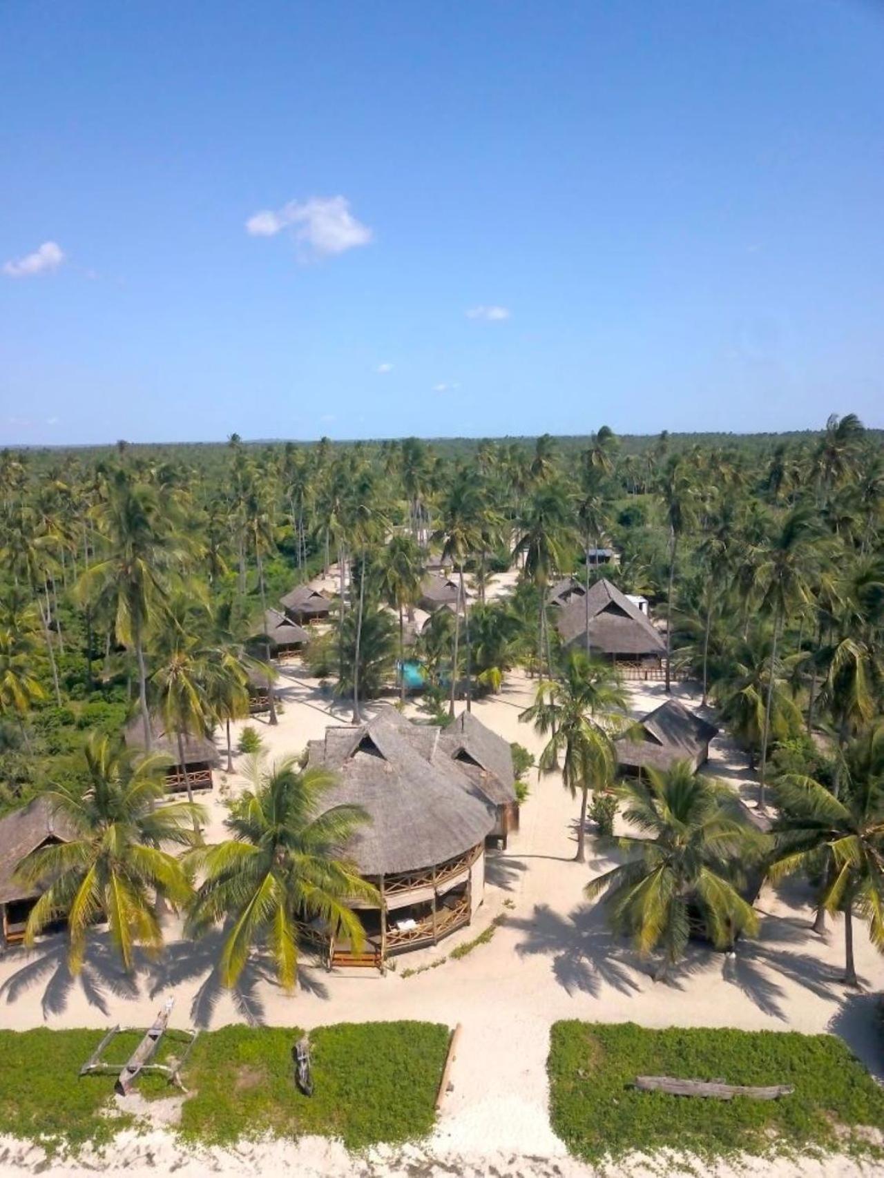 Barry'S Beach Resort Mkwaja ภายนอก รูปภาพ