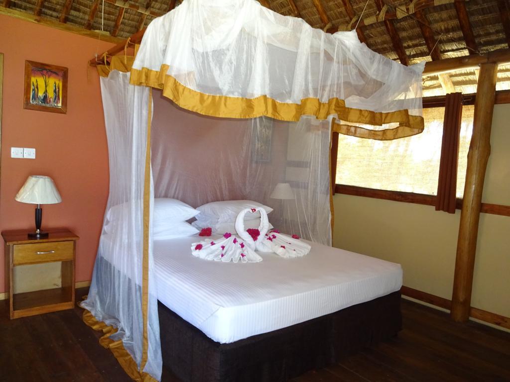 Barry'S Beach Resort Mkwaja ภายนอก รูปภาพ